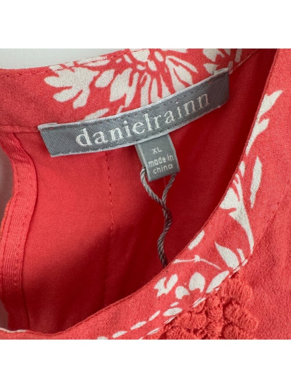 Daniel Rainn Women With Crochet Detail Sleeveless Floral Top Size XL - Picture 6 of 9